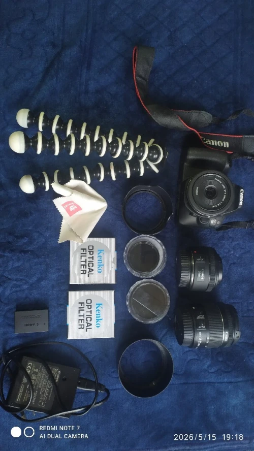 Canon eos 200d +3 objectifs Canon: 50mm f/1.8 STM, 18-55mm STM et 24mm f/2.8 STM
