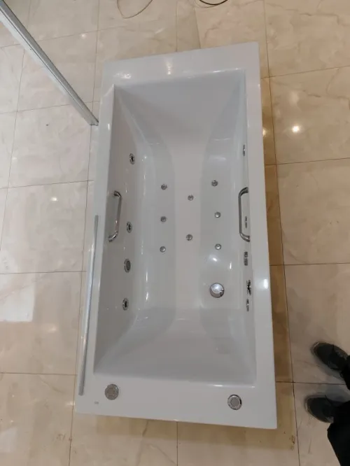 baignoire jacuzzi roca