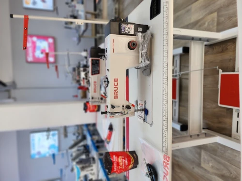  Machine a coudre  BRUCE R1000