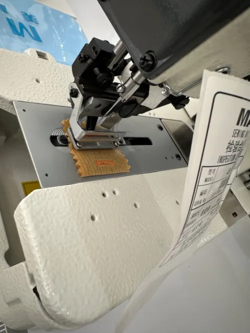  Machine a coudre MaQi Butonierre