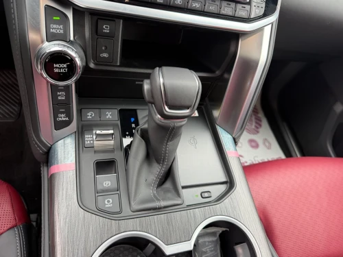 Toyota Land Cruiser  2026 V XR full option