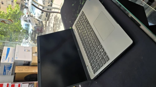 DELL LATITUDE 5540 i5 13eme 8GB 256GB NVME ECRAN 15.6 FHD AVEC CHARGEUR ORIGINAL ET CARTABLE LIVRAISON DISPONIBLE GARANTIE 3MOI