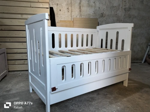 Lit bébé bois rouge سرير بيبي 