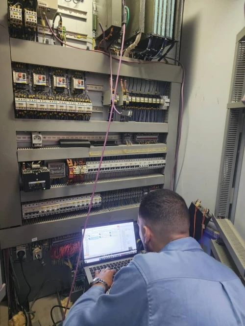 Entreprise spécialisée en électricité et VARIATEUR DE VITESSE ABB,SIEMNSE