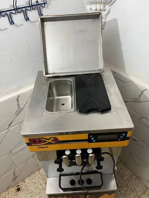 MACHINE A GLACE DOXA SUPER