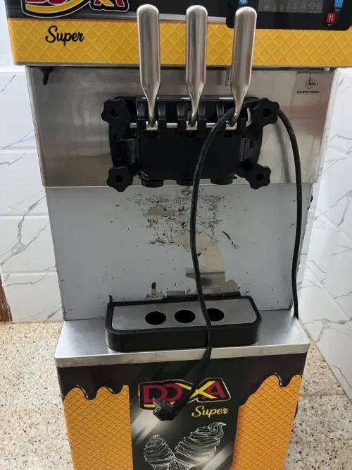 MACHINE A GLACE DOXA SUPER