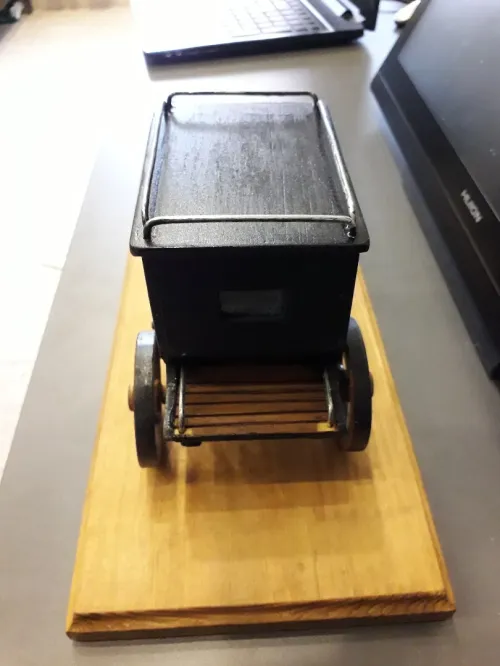 Maquette de calèche BROUGHAM Hippomobile, modèle de 1890 (42x15x15)