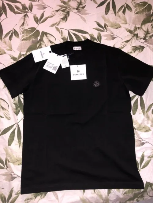T-shirt moncler original taille M noir 