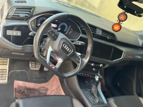 Audi Q3 2021 Q3