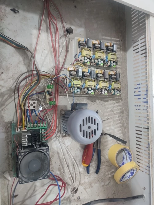 Électricien industriel