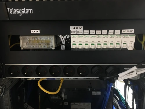 installation électricités bâtiment et Maintenance.