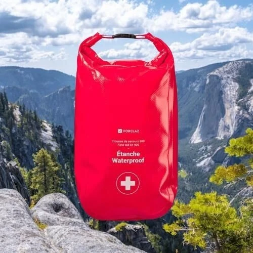 Decathlon Trousse de 1er secours 900 étanche - 80 pièces
