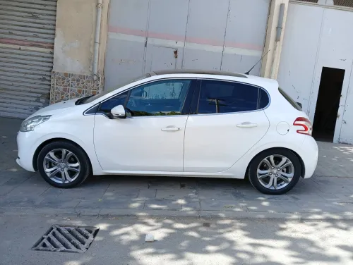 Peugeot 208 2014 Allure