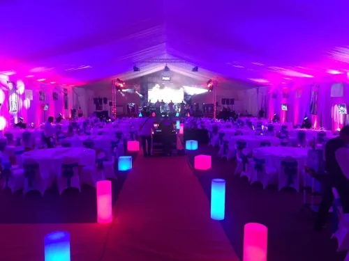 location de mobiliers lumineux pour événements