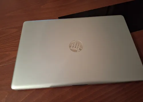 Laptop HP 15 Neuf sous emballage (i5 8è / 8 Go / 1 To / Nvidia)