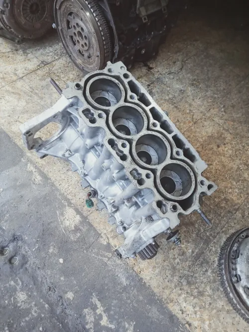 Demi moteur 1.6 HDI double arbre cames pour Peugeot et Citroën  est di