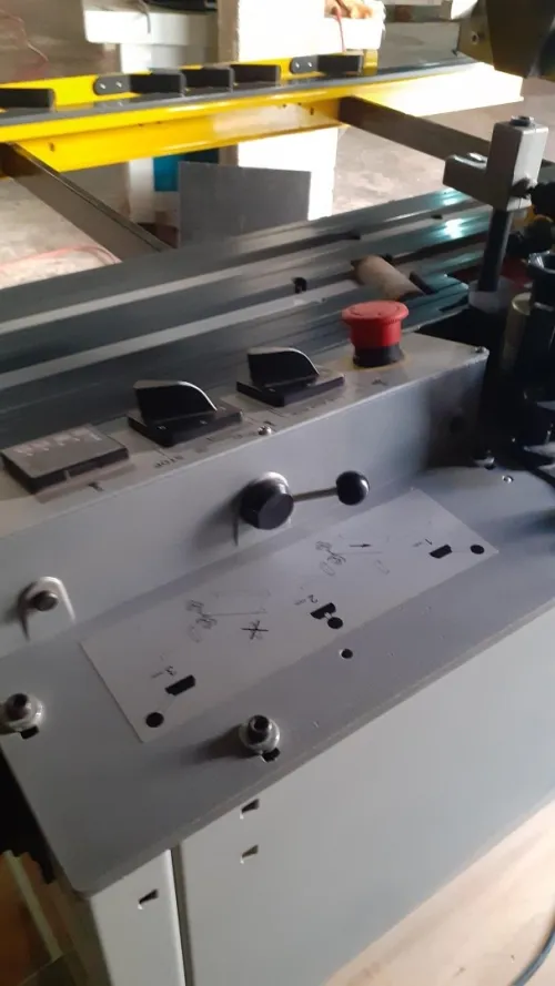 Plaqueuse de chant Virutex EB 135 