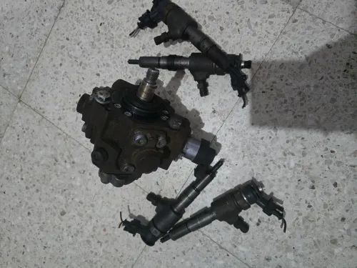 Pompe hp + 4 injecteurs FORD FIESTA diesel 