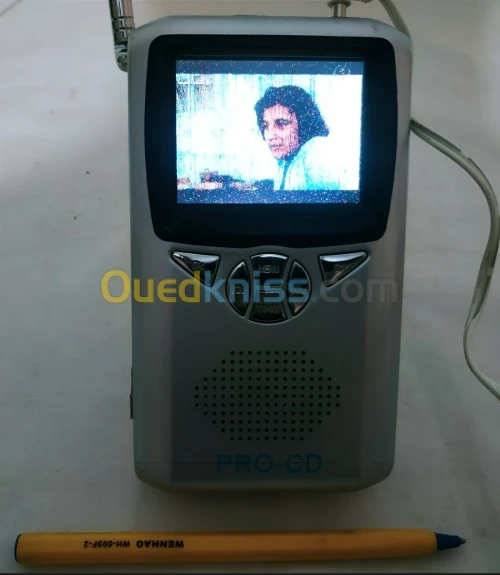 MINI TV COULEUR PORTABLE VINTAGE