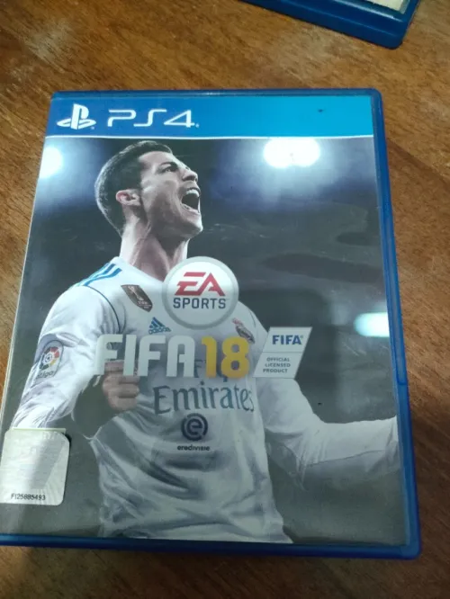 PS4 fat et 4 jeux