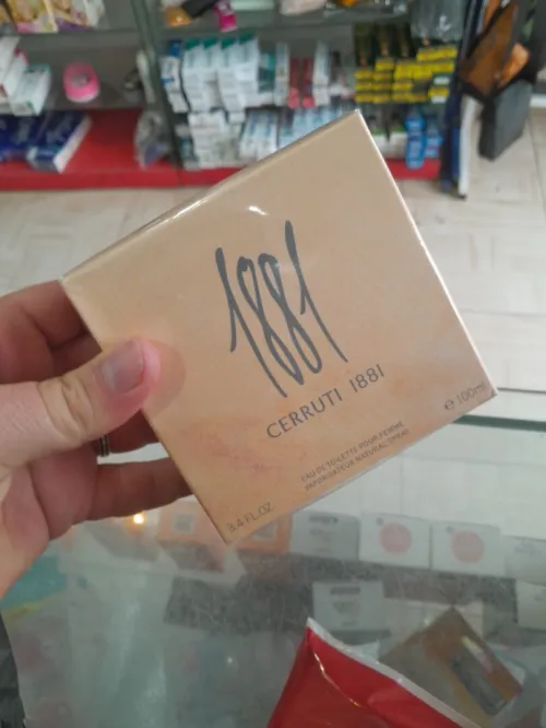 Eau De. Toilette. Cerruti  1881.  Femme