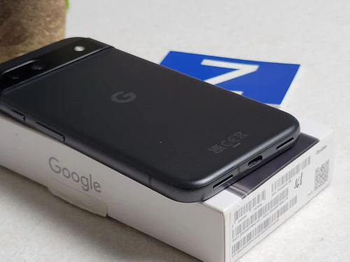Google Pixel 8a avec boite