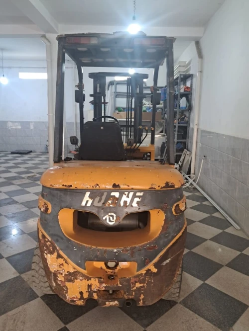 HUAHE Chariot elevateur 2013