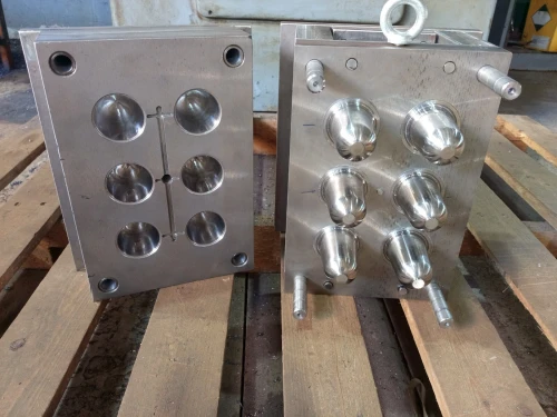 Fabrication de moules injection plastique matrice emboutissage