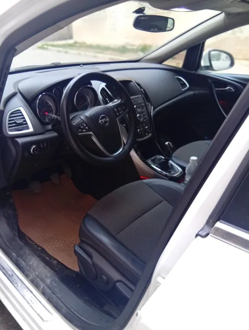Opel Astra 4 portes 2017 Astra 4 portes