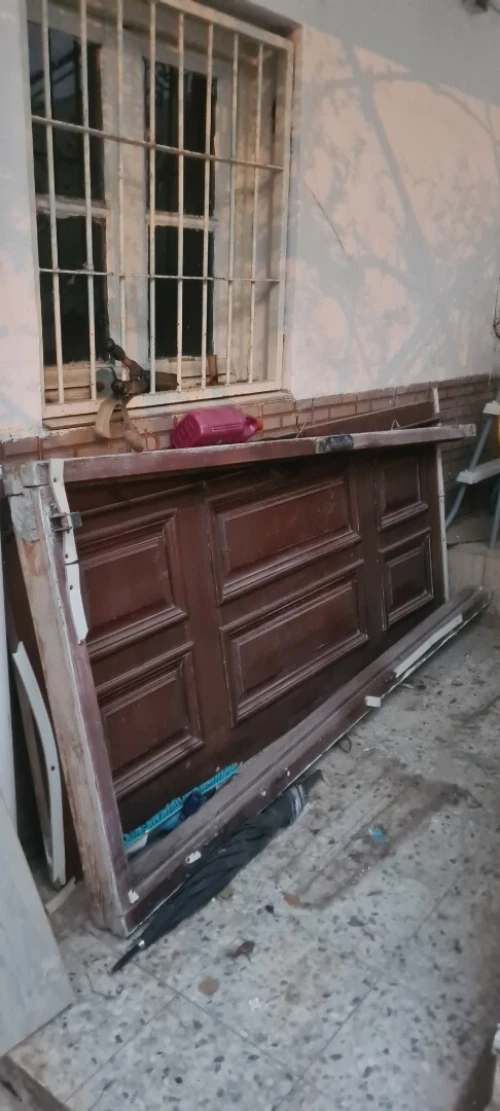 4 sets fenetres en bois + un cadre et sa porte d exterieur
