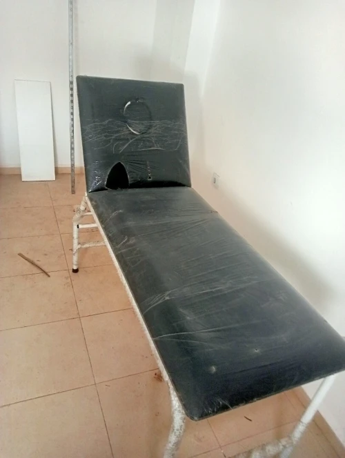 Divan de consultation avec trou de visage 