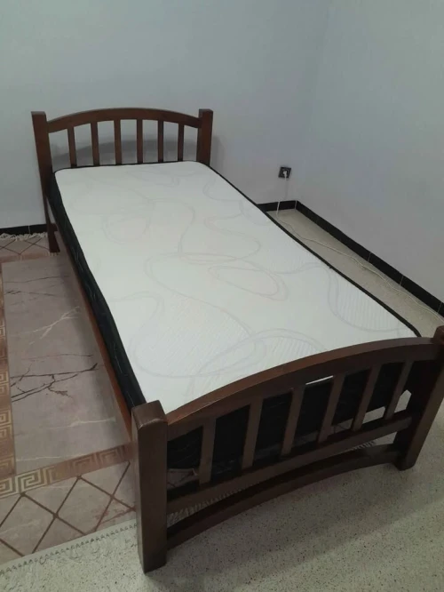 Lit une place et demi + Matelas