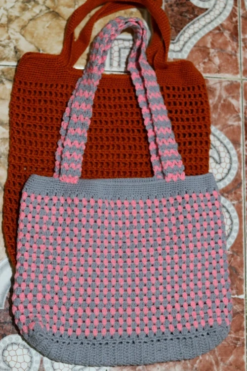  sacs fabriqués à la main, réalisés avec soin au crochet/coutons 
