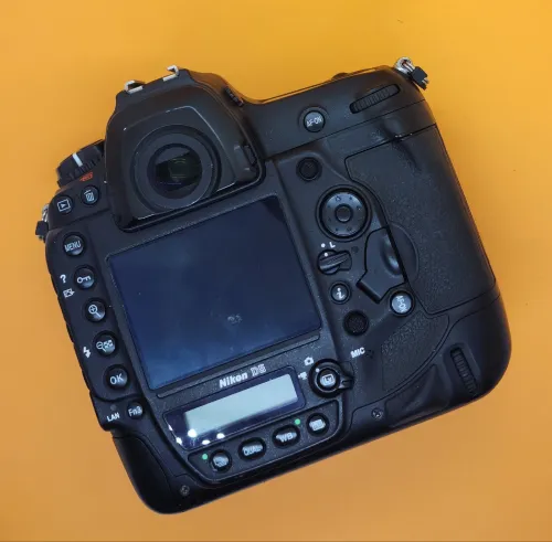 Nikon D5 [200K]