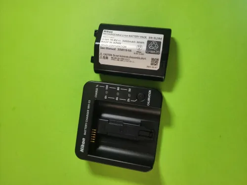 Nikon MH-33 + Batterie EN-EL 18D