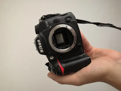 Nikon D7000 [90K]