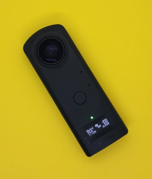RICOH THETA Z1