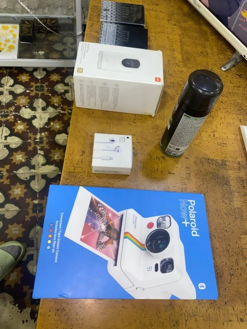 Polaroid now + apareil photo sur place