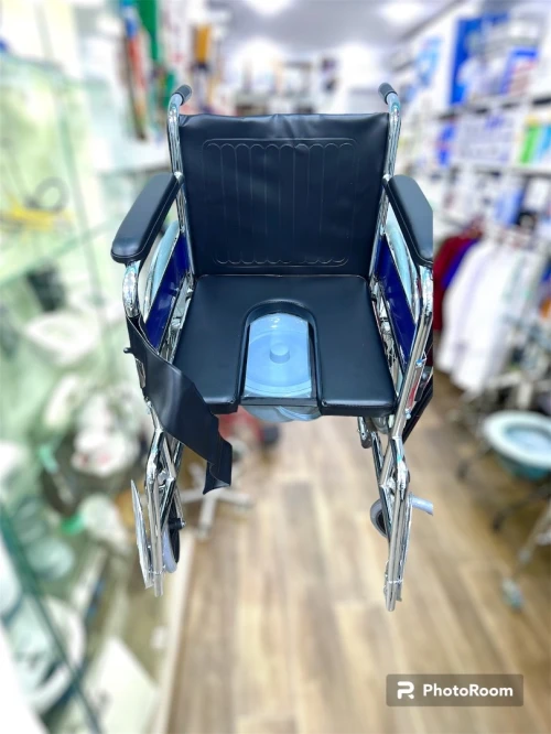 Chaise roulante / fauteuil roulant 