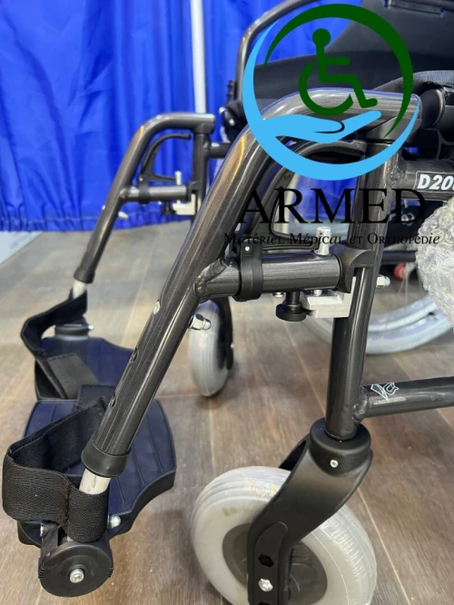 fauteuil roulant / chaise roulante (CE) PROFESSIONNEL roue démontable