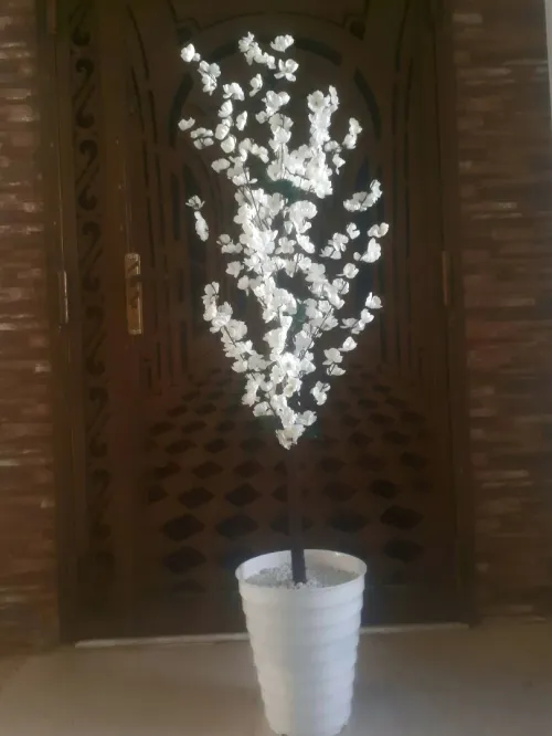 plante artificielle de bon prix disponible en couleur blanc dimension 165cm livraison disponible
