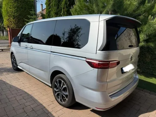 Prestation VIP Multivan Volkswagen Gris Dauphin 2023 (Essence Hybride)