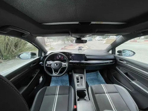 Volkswagen Golf 8 2025 R-Line