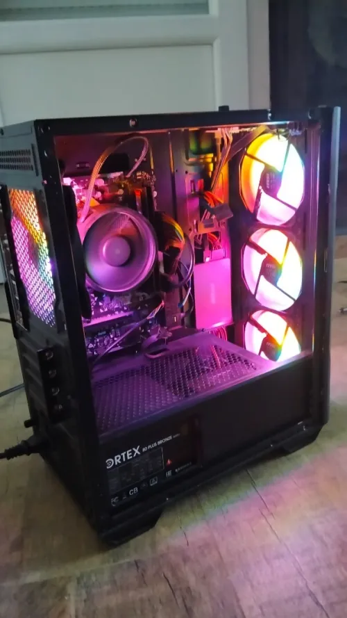 PC Gaming Multimédia للبيع حالة ممتازة