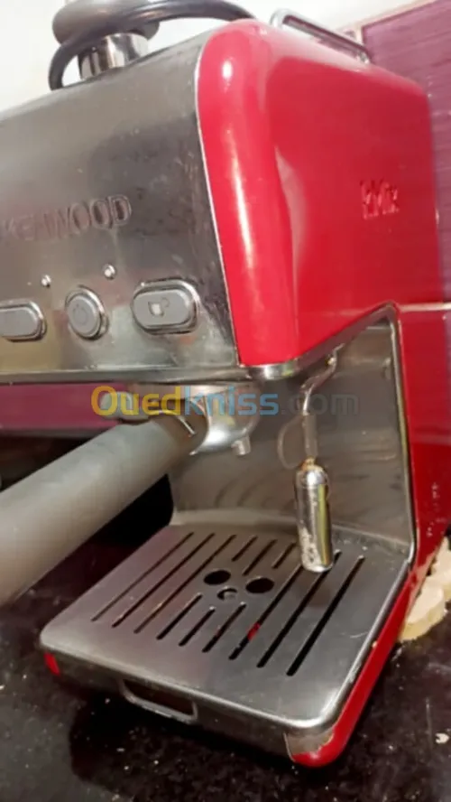 ماكينة قهوة بسعر هايل فرنسية أصلية 