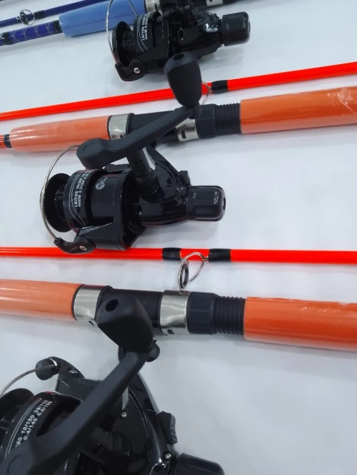 Canne à pêche pleine 3 mettre avec moulinet taille 5000