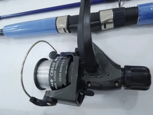 Canne à pêche pleine 3 mettre avec moulinet taille 5000