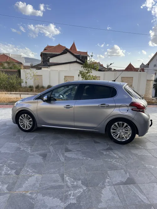 Peugeot 208 2019 Allure Facelift