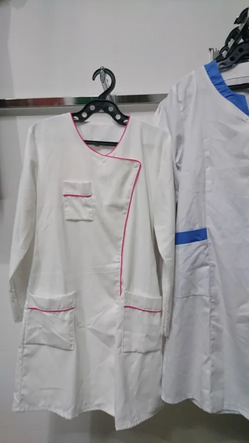 Lot Tenues Et Tabliers
