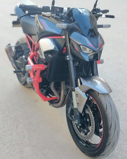 Kawazaki Z900 2025